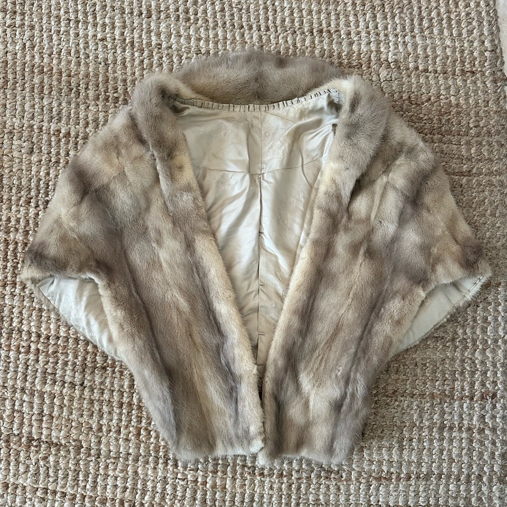 FUR STOLE WRAP SHAWL FOR THE FUR LISTED FOR A FURRIER SEE ALL DETAILS